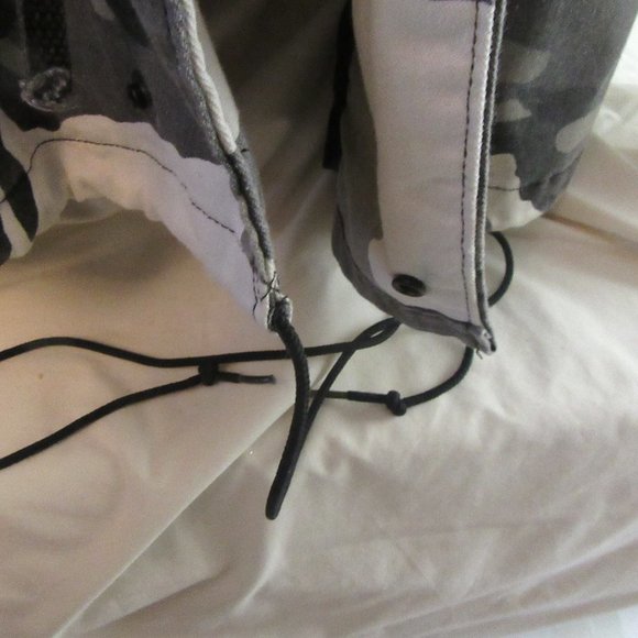 Camouflage / Black, White, Gray / Hunting / Parka / Jacket - Picture 8 of 15